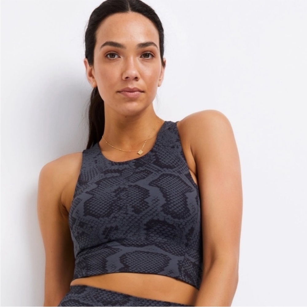 ALL FENIX NWT NAVY BLUE SNAKE LONG LINE CUT OUT BACK SPORTS BRA EXTRA SMALL